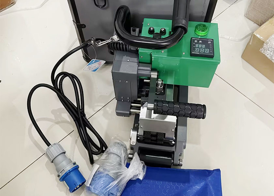 CX900 Hot Wedge Welder 1800W Untuk Pengelasan Geomembran HDPE 0.8-3.0mm