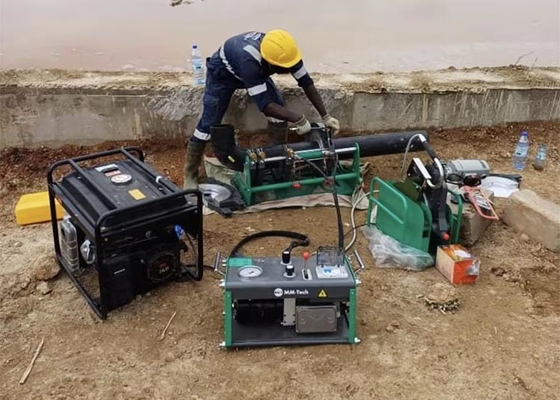 Mesin Las Fusi Pantat Pemotong Penggilingan yang Digunakan Gigi Cacing yang Efektif Untuk Pasokan Air HDPE